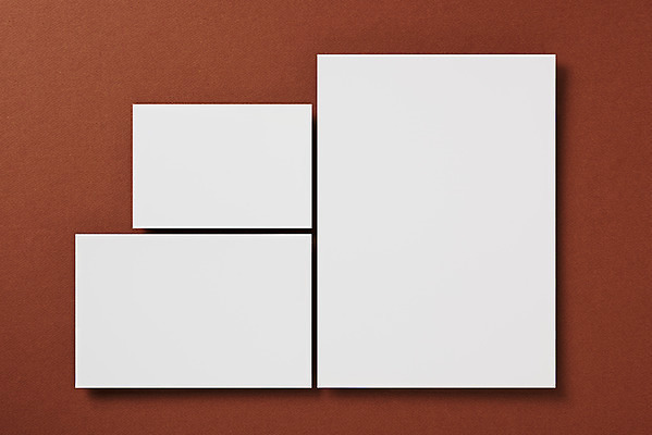 포토 JPG 스튜디오촬영 종이 재질 프레임 실내 사람없음 하이앵글 사무용품 공백 세개 오브젝트 디자인소스 목업 플랫레이 카피스페이스 편집소스 갈색배경 국내포토 뷰포인트 백그라운드 문구용품 3 내부 갈색 플랫 파일형식