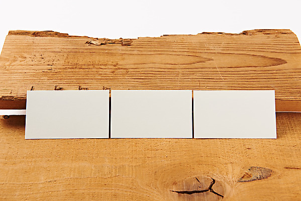 포토 JPG 스튜디오촬영 명함 재질 프레임 실내 사람없음 사무용품 공백 세개 오브젝트 일렬 디자인소스 목업 카피스페이스 편집소스 나무배경 국내포토 백그라운드 문구용품 3 내부 파일형식