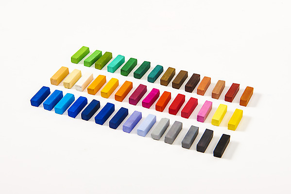 포토 JPG 스튜디오촬영 실내 미술 사람없음 컬러풀 여러개 오브젝트 흰배경 그림 일렬 미술교육 파스텔 창의력 창의성 국내포토 교육 컬러 다수 백그라운드 문화예술 학용품 내부 흰색 파일형식