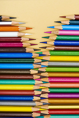 포토 JPG 스튜디오촬영 색연필 실내 미술 사람없음 하이앵글 컬러풀 여러개 오브젝트 그림 미술교육 노란배경 지그재그 창의력 창의성 플랫레이 국내포토 교육 뷰포인트 컬러 다수 백그라운드 문화예술 학용품 내부 노란색 플랫 파일형식