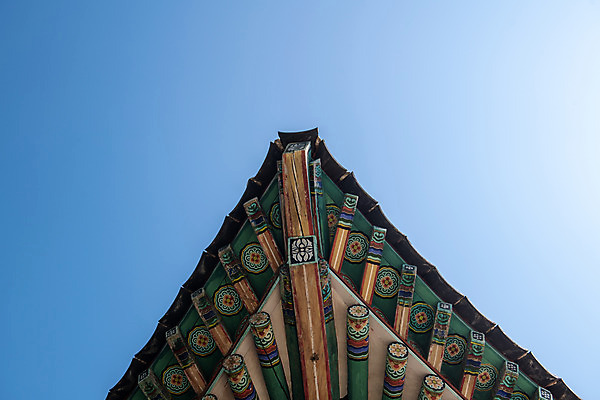 포토 JPG 주간 한국전통 로우앵글 여행 유적지 하늘 단청문양 기와 풍경 사람없음 야외 여름 관광지 세계문화유산 문화재 역사 한국사 제천 청풍문화재단지 제천10경 청풍팔영루 팔작지붕 국내포토 자연요소 전통 문양 계절 뷰포인트 고건축 한국건축 지붕 한국 단청 충청북도 누각 파일형식