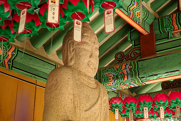 포토 JPG 주간 한국전통 여행 유적지 단청문양 풍경 사람없음 야외 여름 관광지 세계문화유산 문화재 역사 한국사 제천 청풍문화재단지 제천10경 청풍석조여래입상 국내포토 자연요소 전통 문양 계절 고건축 한국 불상 단청 충청북도 파일형식