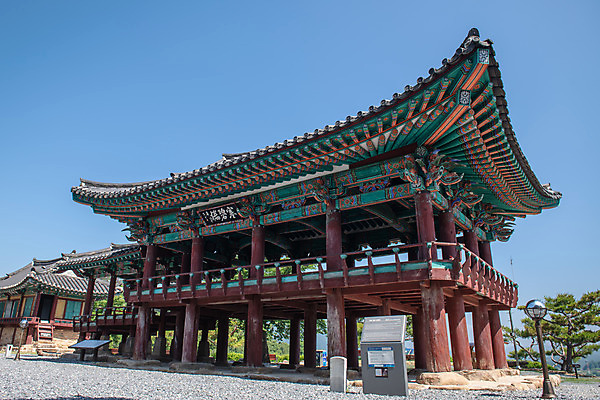포토 JPG 주간 한국전통 여행 유적지 하늘 풍경 사람없음 야외 여름 관광지 세계문화유산 문화재 역사 한국사 제천 청풍문화재단지 제천10경 맞배지붕 한벽루 국내포토 자연요소 전통 계절 고건축 한국건축 지붕 한국 정자_건축물 충청북도 파일형식