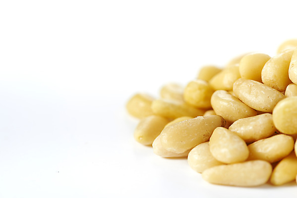 포토 JPG 스튜디오촬영 웰빙 실내 건강 근접촬영 사람없음 여러개 견과류 오브젝트 흰배경 정월대보름 잣 부럼 웰빙음식 슈퍼푸드 국내포토 명절 뷰포인트 다수 백그라운드 내부 흰색 건강식품 건강식 파일형식