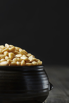 포토 JPG 스튜디오촬영 웰빙 실내 건강 근접촬영 사람없음 여러개 견과류 오브젝트 뚝배기 정월대보름 잣 부럼 웰빙음식 슈퍼푸드 나무배경 국내포토 명절 뷰포인트 다수 백그라운드 내부 건강식품 건강식 파일형식