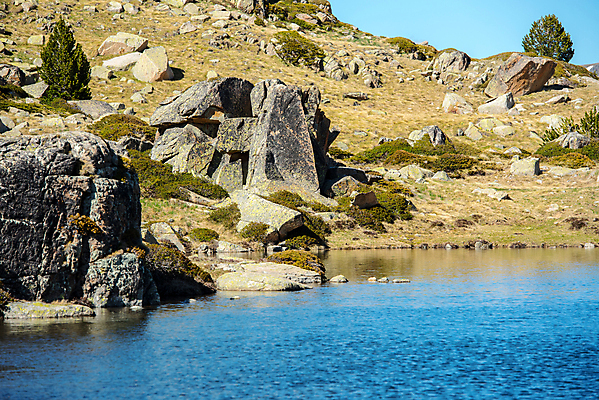 포토 JPG 해외이미지 나무 계절 호수 여행 백그라운드 자연 하늘 산 사람없음 야외 초록색 물 파란색 햇빛 반사 평화 우주 환경 계곡 일몰 봄 하이킹 프랑스 연못 액체 저녁 숲 그늘 부식 유기농 빙하 내추럴 생태학 안도라 해외포토 자연요소 식물 웰빙 교육 유럽 컬러 컨셉 레저 태양 노을 야간 생태계 파일형식 이미지허브