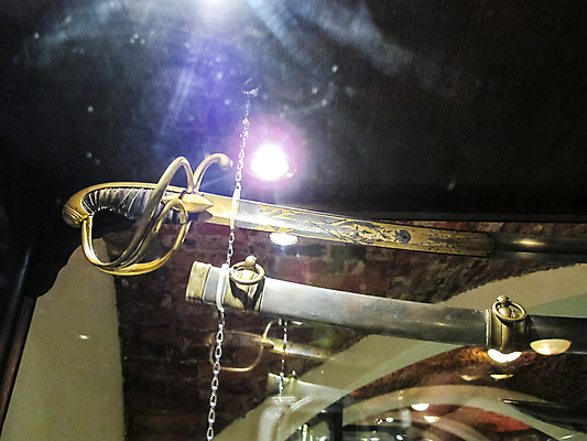 포토 JPG 해외이미지 전통 유럽 무기 백그라운드 손잡이 미술 설명 사람없음 골동품 칼날 중세기사 중세 역사 칼 검 극장 철 전시회 전쟁 펜싱 단검 고립 복원 철강 해외포토 나라 스포츠 모션 문화예술 전시 파일형식 이미지허브