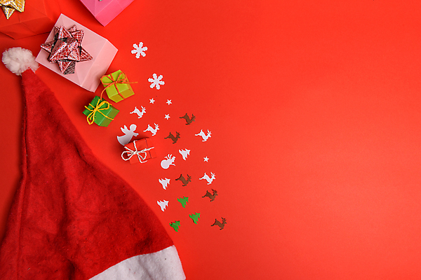 포토 JPG 해외이미지 크리스마스 산타모자 크리스마스용품 천사 눈꽃 실내 사람없음 선물상자 루돌프 눈송이 빨간배경 트리모양 카피스페이스 크리스마스배경 해외포토 모양 모자_잡화 기념일 백그라운드 사슴 눈_날씨 선물 내부 빨간색 상자 크리스마스트리 공백 용품 파일형식 이미지허브