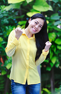 포토 JPG 해외이미지 라이프스타일 긴머리 공원 여자 행복 감정 포즈 청소년 자연 성공 한명 미소 사람 동양인 성인 야외 세로 30대 컬러풀 뷰티 긍정 승자 해외포토 1 헤어스타일 공공시설 컬러 컨셉 표정 인종 생활 장년 생태계 파일형식 이미지허브