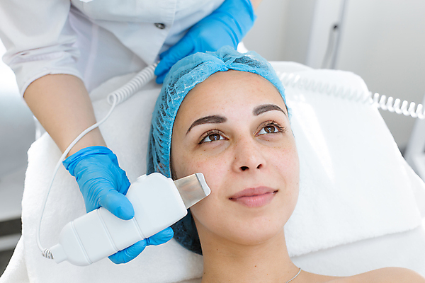 포토 JPG 해외이미지 직업 얼굴 컨셉 건강 한명 치료 뷰티 약 상점 스파 기계 장비 기구 공구 마사지 씻기 미용사 피부 피부관리 스킨케어 순서 조작 진공 현재 해외포토 1 의학 사람 신체부위 청결 도구 파일형식 이미지허브