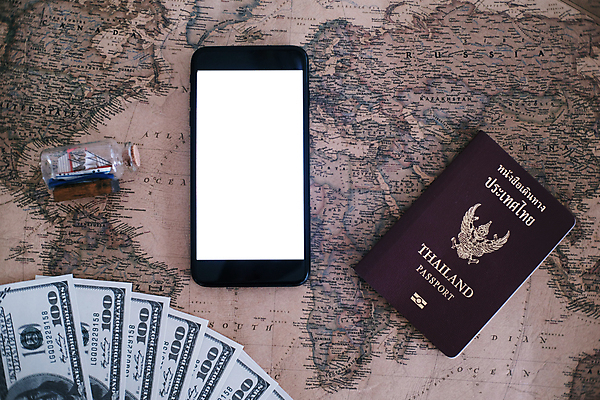 포토 JPG 해외이미지 여행 세계지도 실내 사람없음 스마트폰 달러 여권 목업 해외포토 지도 돈 내부 핸드폰 스마트기기 세계 파일형식 이미지허브