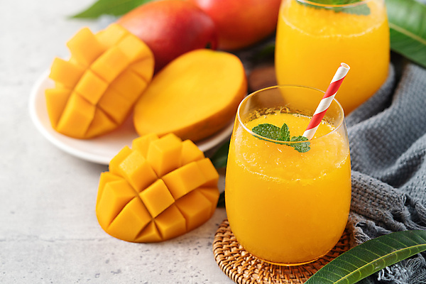 포토 JPG 해외이미지 접시 잎 잔 사람없음 달콤 컵받침 흰배경 슬라이스 망고 망고주스 해외포토 식물 식기 백그라운드 흰색 맛 과일주스 받침대 열대과일 파일형식 이미지허브