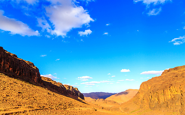 포토 JPG 해외이미지 모래 여행 오렌지 아프리카 자연 하늘 산 건조 파노라마 동양인 사람없음 야외 빛 모래사장 컬러풀 햇빛 태양 노란색 골짜기 계곡 맑음 일몰 트래킹 사막 자유 뜨거움 거친 땅 모래언덕 사파리 언덕 가뭄 모로코 사하라 내추럴 수평선 해외포토 자연요소 나라 바다 컬러 컨셉 과일 레저 날씨 촬영기법 인종 노을 생태계 파일형식 이미지허브