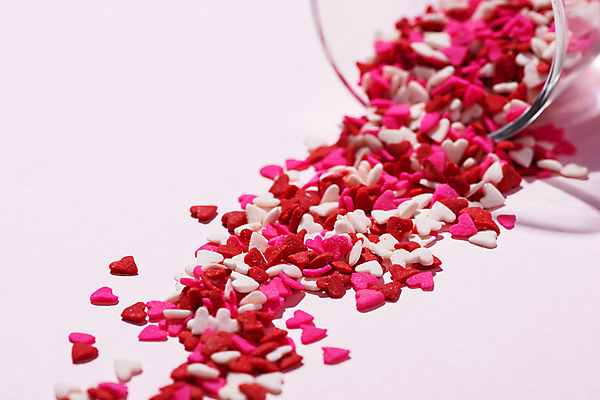 포토 JPG 해외이미지 유리병 실내 발렌타인데이 사탕 사람없음 하트 달콤 쏟아짐 분홍색배경 해외포토 모양 분홍색 백그라운드 모션 데이이벤트 병_용기 디저트 내부 맛 파일형식 이미지허브