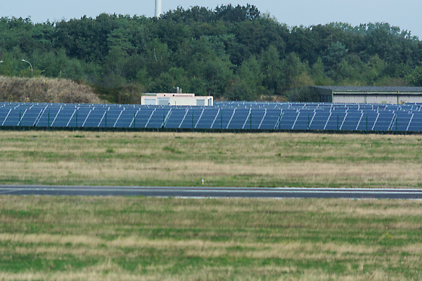 포토 JPG 해외이미지 여행 비즈니스 건축양식 교통시설 독일 사람없음 야외 건물 가로 힘 거울 사막 흐름 발전소 공항 큼 공학 혁명 해외포토 건축물 교육 건축 유럽 교통 컨셉 에너지 크기 시설 파일형식 이미지허브