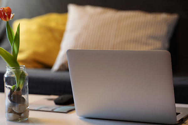 포토 JPG 해외이미지 직업 1 라이프스타일 응시 남자 행복 커피 인터넷 비즈니스 통신 탁자 노동자 수염 아이디어 실내 사람 앉기 인종 성인 사람없음 노트북 컴퓨터 사무실 공책 흰색 타이핑 업무 작업 비즈니스맨 우아함 무선전화기 경영자 바쁨 지능 해외포토 시선 감정 음료 컬러 가구 컨셉 모션 문구용품 내부 생활 전자제품 직장인 전화기 리더 파일형식 이미지허브