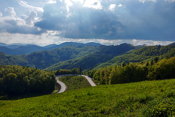포토 JPG 해외이미지 구름 도로 선 여행 곡선 교통시설 모션 자연 하늘 산 풍경 초원 사람없음 야외 초록색 파란색 빛 운전 시골 고속도로 아스팔트 방향 언덕 사인 속도 장면 길가 루트 방법 직진 수평선 해외포토 자연요소 길 컬러 교통 시설 생태계 파일형식 이미지허브