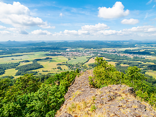 포토 JPG 해외이미지 나무 밭 자연 하늘 산 파노라마 경사 사람없음 야외 초록색 맑음 봄 시골 숲 언덕 체코 타운 내추럴 보헤미아 절정 그리너리 해외포토 식물 계절 유럽 컬러 농업 날씨 촬영기법 도시 생태계 파일형식 트랜드컬러 이미지허브