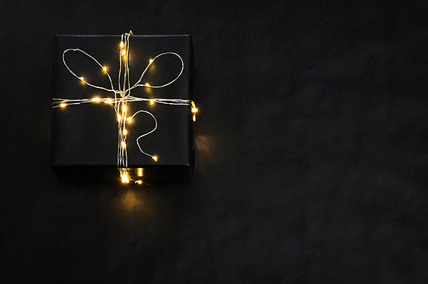 포토 JPG 해외이미지 손 계절 리본 종이 줄 백그라운드 크리스마스 겨울 패턴 포장 자연 휴가 전등 관리 선물 사랑 사람없음 목재 장식 빛 상자 파티 검은색 놀람 수확 흰색 시골 축하 작음 12월 주기 질감 패키지 손질 나눔 광 옛날 해외포토 나무 기념일 감정 컬러 컨셉 무늬 농업 재료 모션 조명 표정 이벤트 신체부위 날짜 크기 생태계 파일형식 이미지허브