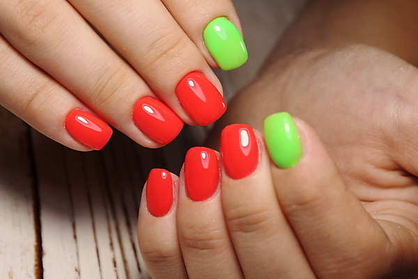 포토 JPG 해외이미지 손 디자인 여자 백그라운드 크리스마스 손가락 미술 사람없음 장식 빨간색 빛 컬러풀 뷰티 유행 흰색 못 손톱관리 손톱 광택 돌봄 아크릴 스타일 해외포토 기념일 컬러 모션 재질 문화예술 사람 신체부위 공구 네일아트 파일형식 이미지허브