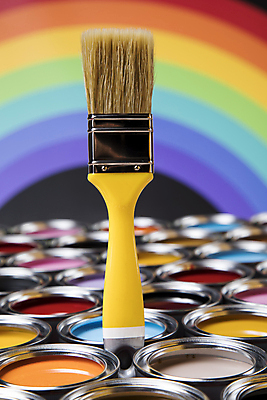 포토 JPG 해외이미지 무지개 실내 사람없음 페인트 가득함 페인트통 페인트붓 해외포토 자연요소 통 내부 붓 파일형식 이미지허브