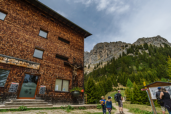 포토 JPG 해외이미지 나무 구름 호수 여행 백그라운드 자연 하늘 휴가 산 파노라마 풍경 사람없음 빨간색 초록색 물 여름 파란색 관광지 빛 트래킹 하이킹 시골 오스트리아 숲 언덕 오르기 알프스 내추럴 절정 터키석 해외포토 자연요소 식물 계절 유럽 컬러 모션 레저 촬영기법 보석 생태계 파일형식 이미지허브