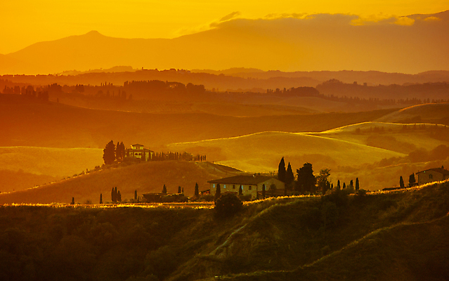 포토 JPG 해외이미지 나무 유럽 여행 밭 농업 자연 하늘 주택 파노라마 사람없음 야외 초록색 빛 햇빛 태양 뷰티 농가 농장 농경지 평화 일출 맑음 일몰 놀람 봄 이탈리아 시골 황금 저녁 언덕 토스카나 해외포토 자연요소 식물 계절 감정 나라 산업 컬러 컨셉 날씨 촬영기법 표정 건물 노을 야간 생태계 파일형식 이미지허브