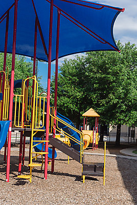 포토 JPG 해외이미지 나무 라이프스타일 공원 교육 어린이 스포츠 벤치 하늘 주택 건강 안전 사람없음 야외 초록색 파란색 청춘 컬러풀 장난감 운동 미국 힘 장비 게임 도시 미끄럼틀 놀이터 플라스틱 그네 체육관 오르기 커뮤니티 타운 이웃 개발 걸음마 교외 텍사스 해외포토 식물 공공시설 컬러 컨셉 북아메리카 의자 모션 재질 놀이 사람 건물 생활 놀이기구 파일형식 이미지허브