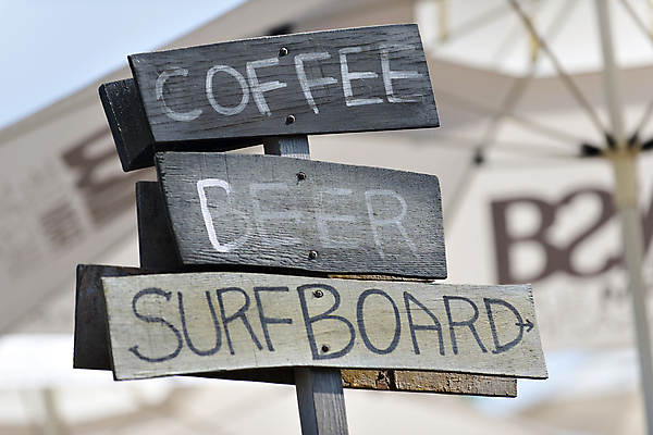 포토 JPG 주간 커피 안내 맥주 풍경 사람없음 야외 아웃포커스 카페 표지판 서핑 강원도 국내여행 맥주집 양양군 국내포토 자연요소 음료 여행 주류 한국 알림판 촬영기법 상점 수상스포츠 술집 파일형식