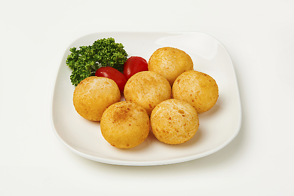 포토 JPG 스튜디오촬영 접시 음식 방울토마토 실내 파슬리 사람없음 튀김 흰배경 치즈볼 바삭바삭 국내포토 식기 백그라운드 컨셉 토마토 채소 디저트 내부 흰색 파일형식