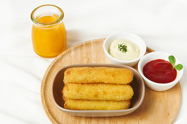 포토 JPG 스튜디오촬영 그릇 음식 유리병 실내 사람없음 쌓기 튀김 오렌지주스 케첩 흰배경 담기 마요네즈 나무쟁반 새싹채소 소스그릇 파슬리가루 치즈스틱 바삭바삭 국내포토 식기 백그라운드 컨셉 채소 모션 병_용기 쟁반 내부 목재 과자 흰색 소스_음식 과일주스 가루 파일형식