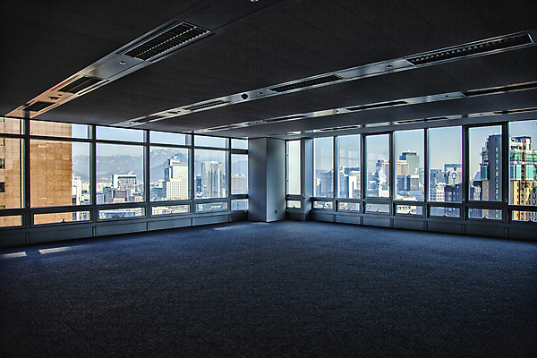 포토 JPG 주간 창문 서울 실내 빌딩 사람없음 건물 도시풍경 사무실 어둠 국내포토 자연요소 건축물 비즈니스 한국 풍경 내부 도시 파일형식