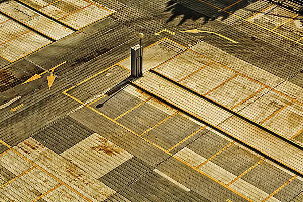 포토 JPG 주간 화살표 도로 서울 그림자 풍경 사람없음 야외 하이앵글 주차장 빈자리 국내포토 자연요소 길 뷰포인트 교통시설 한국 파일형식