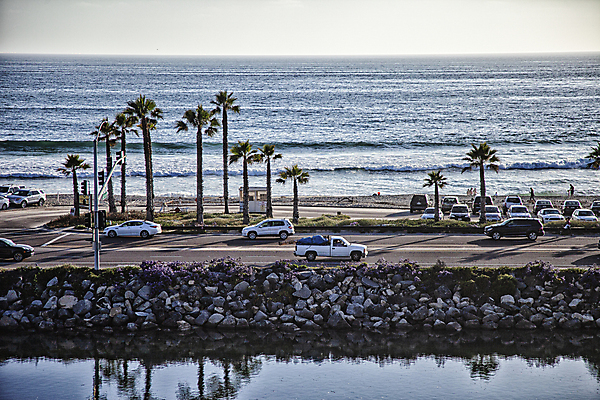 포토 JPG 주간 해외풍경 도로 바다 여행 자동차 휴식 사람없음 야외 강 야자수 미국 고속도로 주차장 로스앤젤레스 휴게소 국내포토 자연요소 나무 해외 길 육상교통 컨셉 북아메리카 교통시설 풍경 파일형식