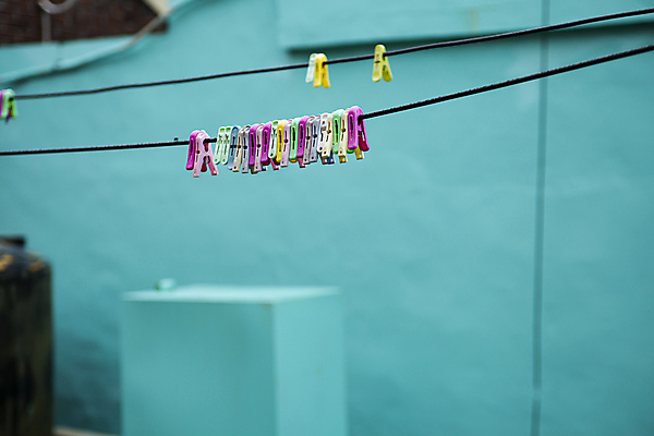 포토 JPG 주간 벽 풍경 사람없음 야외 일상 빨랫줄 포근함 감성 빨래집게 부산 국내포토 자연요소 줄 컨셉 한국 집게 라이프 감각 파일형식