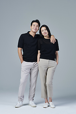 포토 JPG 스튜디오촬영 전신 커플 응시 여자 남자 커플라이프 40대 중년 중년라이프 회색배경 실내 서기 미소 두명 앞모습 캐주얼 한국인 주머니손 중년만 어깨에손 딩크족 영포티 국내포토 라이프스타일 시선 옷 뷰포인트 백그라운드 관계 모션 표정 사람 동양인 성인 내부 회색 신조어 성인만 파일형식