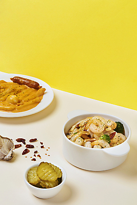 포토 JPG 스튜디오촬영 그릇 접시 새우 실내 요리 사람없음 소시지 브로콜리 흰배경 피클 노란배경 스페인요리 스페인음식 통마늘 감바스 페페론치노 로제떡볶이 국내포토 식기 음식 백그라운드 채소 고추 서양음식 마늘 갑각류 내부 노란색 흰색 가공식품 스페인 떡볶이 절임 파일형식