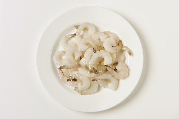 포토 JPG 스튜디오촬영 접시 식재료 실내 사람없음 하이앵글 흰배경 담기 칵테일새우 생새우 국내포토 식기 뷰포인트 백그라운드 모션 어패류 새우 내부 흰색 파일형식