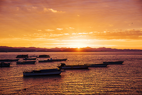 포토 JPG 주간 구름 바다 하늘 아침 사람없음 야외 태양 일출 전라남도 지평선 무안 서해 선박 국내포토 자연요소 수상교통 노을 전라도 파일형식