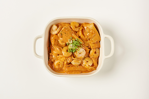 포토 JPG 스튜디오촬영 그릇 새우 실내 요리 사람없음 하이앵글 분식 흰배경 파 로제떡볶이 국내포토 식기 음식 뷰포인트 백그라운드 채소 갑각류 내부 흰색 떡볶이 파일형식