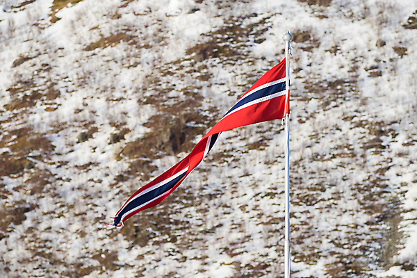 포토 JPG 해외이미지 배너 유럽 문화 물결 여행 백그라운드 십자가 겨울 자연 하늘 바람 노르웨이 사람없음 야외 그래픽 빨간색 파란색 줄무늬 자유 흰색 깃발 북극 심볼 언덕 깃대 봉 애국심 독립 스칸디나비아 전국 표준 해외포토 자연요소 계절 나라 컬러 컨셉 무늬 날씨 극지방 생태계 파일형식 이미지허브