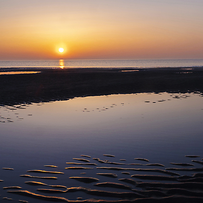 포토 JPG 해외이미지 호수 파도 바다 여행 백그라운드 오렌지 자연 하늘 아침 날씨 추상 휴가 산 사람없음 야외 빨간색 물 파란색 빛 컬러풀 햇빛 태양 뷰티 반사 노란색 일출 맑음 침묵 황혼 일몰 새벽 연못 황금 저녁 수평선 해외포토 주간 자연요소 컬러 무늬 과일 노을 소리 야간 생태계 파일형식 이미지허브