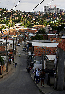 포토 JPG 해외이미지 여행 건축양식 벽돌 아파트 주택 풍경 사람없음 건물 도시풍경 미국 도시 도심 가난 언덕 커뮤니티 이웃 교외 빈민가 콘크리트 해외포토 건축물 건축 컨셉 북아메리카 파일형식 이미지허브