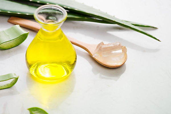 포토 JPG 해외이미지 유리병 실내 사람없음 오일 피부관리 흰배경 나무숟가락 알로에 알로에베라 알로에젤 해외포토 식물 음식 백그라운드 병_용기 내부 뷰티 숟가락 화장품 흰색 젤 파일형식 이미지허브