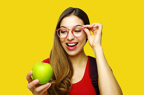 포토 JPG 해외이미지 1 학생 응시 여자 교육 행복 안경 포즈 백그라운드 과일 학교 건강 한명 사람 10대 책 빨간색 뷰티 노란색 머리 기쁨 흰색 잡기 자신감 치아 사과 싱글 고립 카피스페이스 해외포토 시선 잡화 감정 컬러 모션 청소년 신체부위 공백 소화기관 파일형식 이미지허브