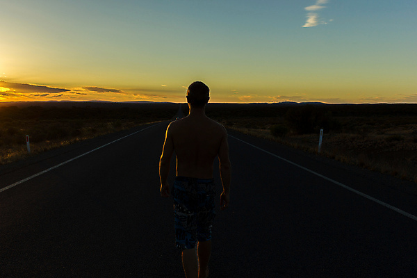 포토 JPG 해외이미지 구름 도로 여행 백그라운드 자연 거리 건조 한명 풍경 여름 파란색 뷰티 맑음 일몰 운전 탐험 오픈 고속도로 센터 플랫 호주 아스팔트 멀리 남쪽 무한 스텝 오지 직진 수평선 해외포토 자연요소 1 계절 길 컬러 교통시설 모션 날씨 사람 노을 오세아니아 방향 생태계 파일형식 이미지허브