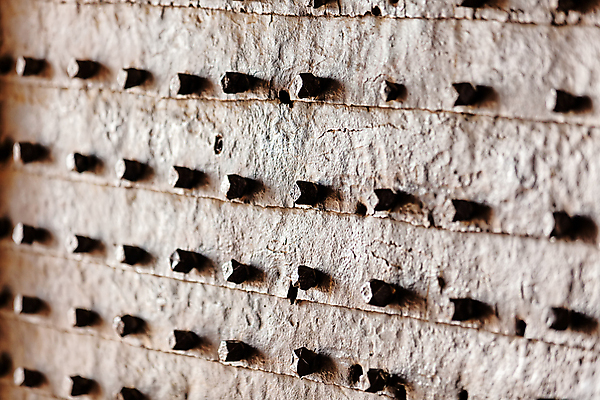 포토 JPG 해외이미지 전통 유럽 길 벽 백그라운드 패턴 건축양식 출입구 주택 사람없음 야외 건물 목재 빛 갈색 노란색 문 금속 수확 바위 오픈 성 중세 역사 신비 철 심볼 묘사 질감 잠금 대문 빛망울 고딕 세르비아 옛날 해외포토 나무 건축물 건축 나라 컬러 컨셉 무늬 농업 재료 재질 돌_바위 보안 파일형식 이미지허브