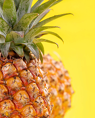 포토 JPG 해외이미지 실내 근접촬영 사람없음 아웃포커스 파인애플 열대과일 노란배경 제철과일 해외포토 뷰포인트 백그라운드 과일 촬영기법 내부 노란색 제철 파일형식 이미지허브