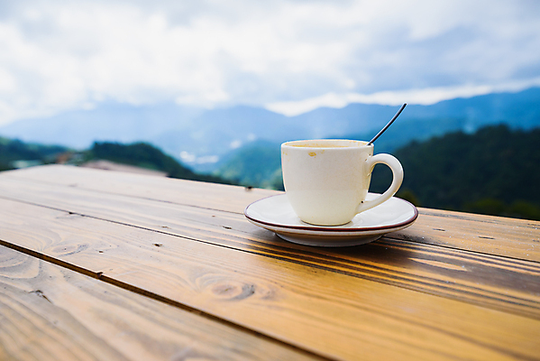 포토 JPG 해외이미지 커피 여행 백그라운드 채소 자연 하늘 아침 지붕 산 거리 주택 파노라마 사람없음 건물 목재 파란색 빛 강 햇빛 태양 여행객 일출 식당 계곡 황혼 일몰 새벽 시골 도시 숲 타운 산악지대 수평선 해외포토 주간 자연요소 나무 건축물 음료 컬러 재료 촬영기법 사람 노을 상점 생태계 파일형식 이미지허브