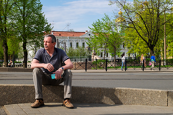 포토 JPG 해외이미지 주간 백인 1 라이프스타일 손 응시 노년 남자 티셔츠 짧은머리 거리 한명 사람 앉기 성인 야외 옆모습 캐주얼 빛 스마트폰 핸드폰 백발 흰색 도시 기다림 닫기 소프트포커스 은퇴 콧수염 시티라이프 다이얼 타운 채팅 혼자 해외포토 자연요소 서양인 헤어스타일 시선 옷 뷰포인트 컬러 셔츠 모션 수염 촬영기법 생활 신체부위 전자제품 스마트기기 파일형식 이미지허브